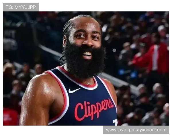 哈登直塞制造得分机会,快船整队表现亮眼