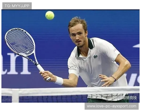 梅德韦杰夫参与模拟夜场训练