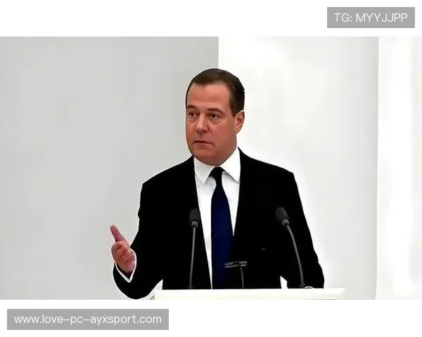 梅德韦杰夫底线拉锯优势明显