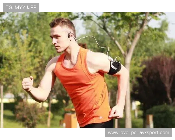 体育科技：可穿戴设备助力运动员提升训练效率，智能运动穿戴