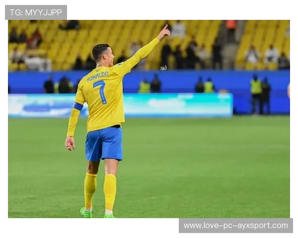 C罗再次以逆天状态征服球迷——足球传奇的巅峰时刻 C罗再次以逆天状态征服球迷——足球传奇的巅峰时刻