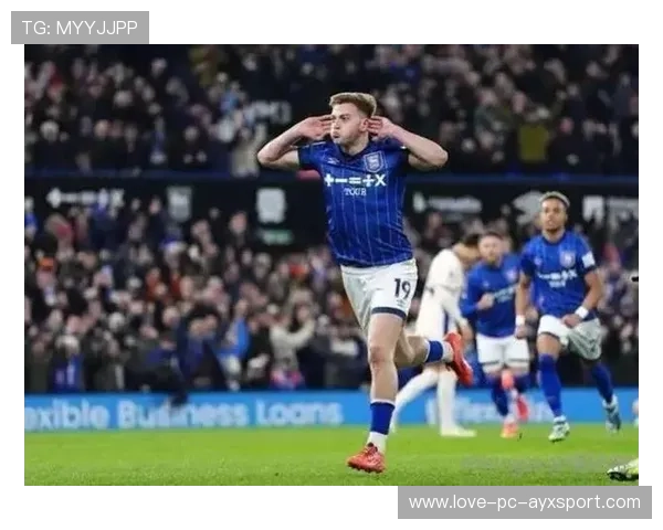 切尔西禁区内混战中中锋起点致胜 切尔西禁区内混战中中锋起点致胜